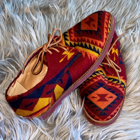 EUC RARE Vintage Steve Madden Jazie Aztec Southwestern Lace Up Oxford Size 7.5 - Picture 1 of 8